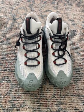 Nike ACG  mountain fly